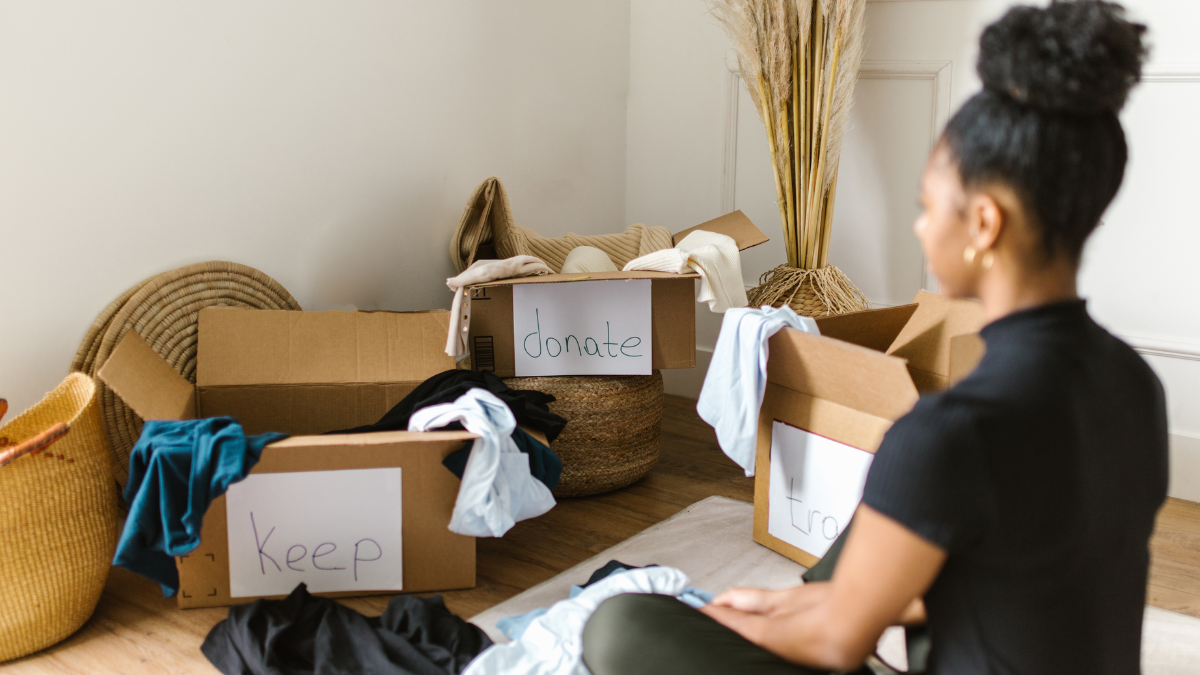 how to declutter for wellness, ihearthatgirl.com